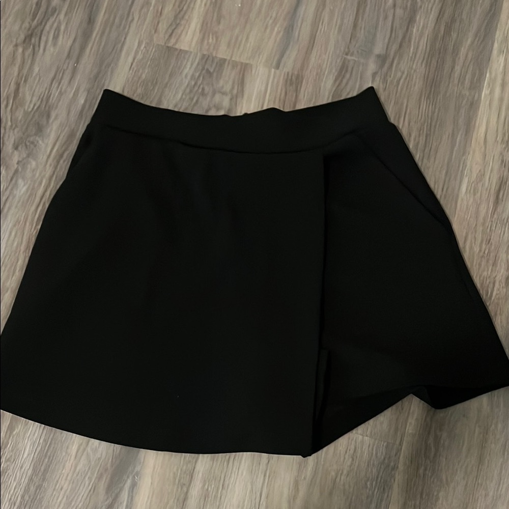 Chic Black Skort